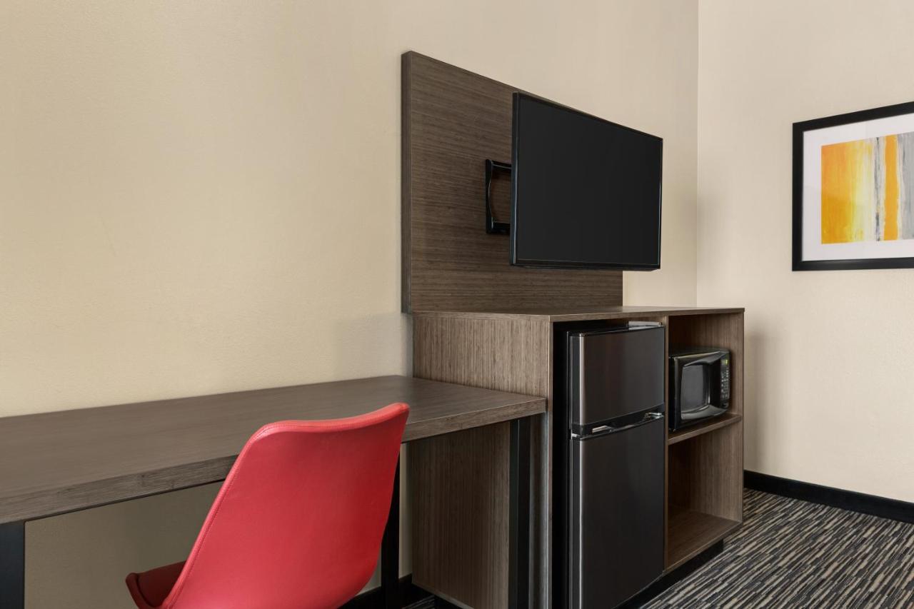 2 Room Suite with 2 King Beds and Day Bed, Non-Smoking at Ramada by Wyndham Marina