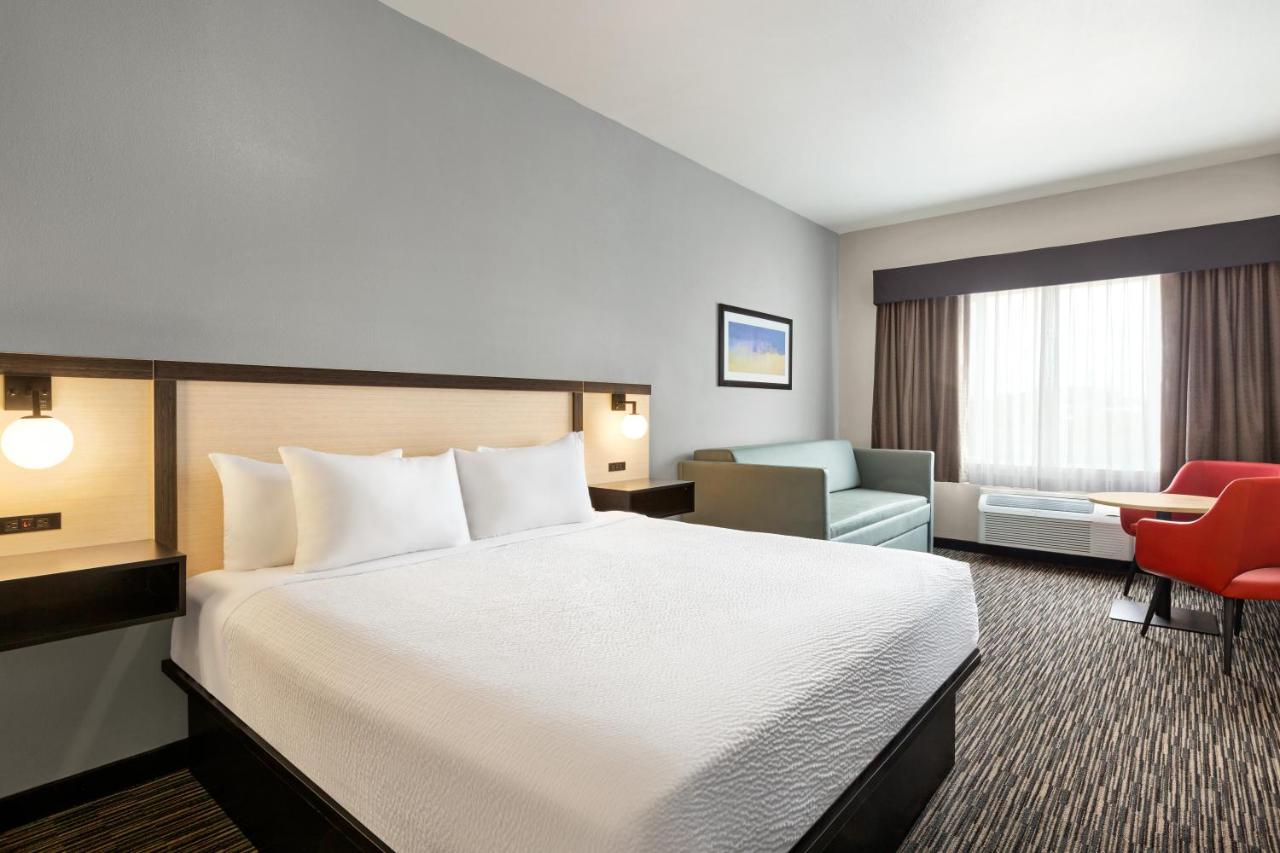 2 Room Suite with 2 King Beds and Day Bed, Non-Smoking at Ramada by Wyndham Marina