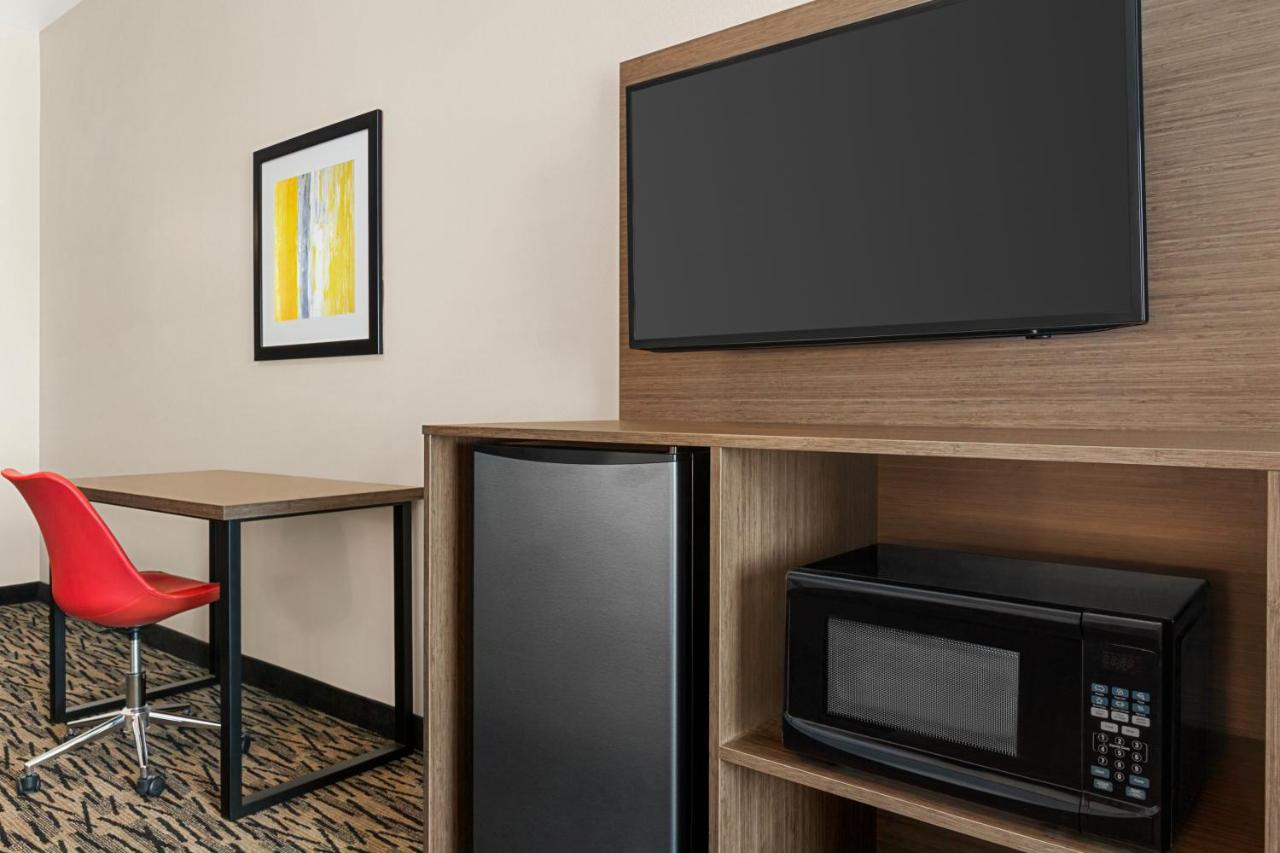 3 King Beds, Non-Smoking at Ramada by Wyndham Marina