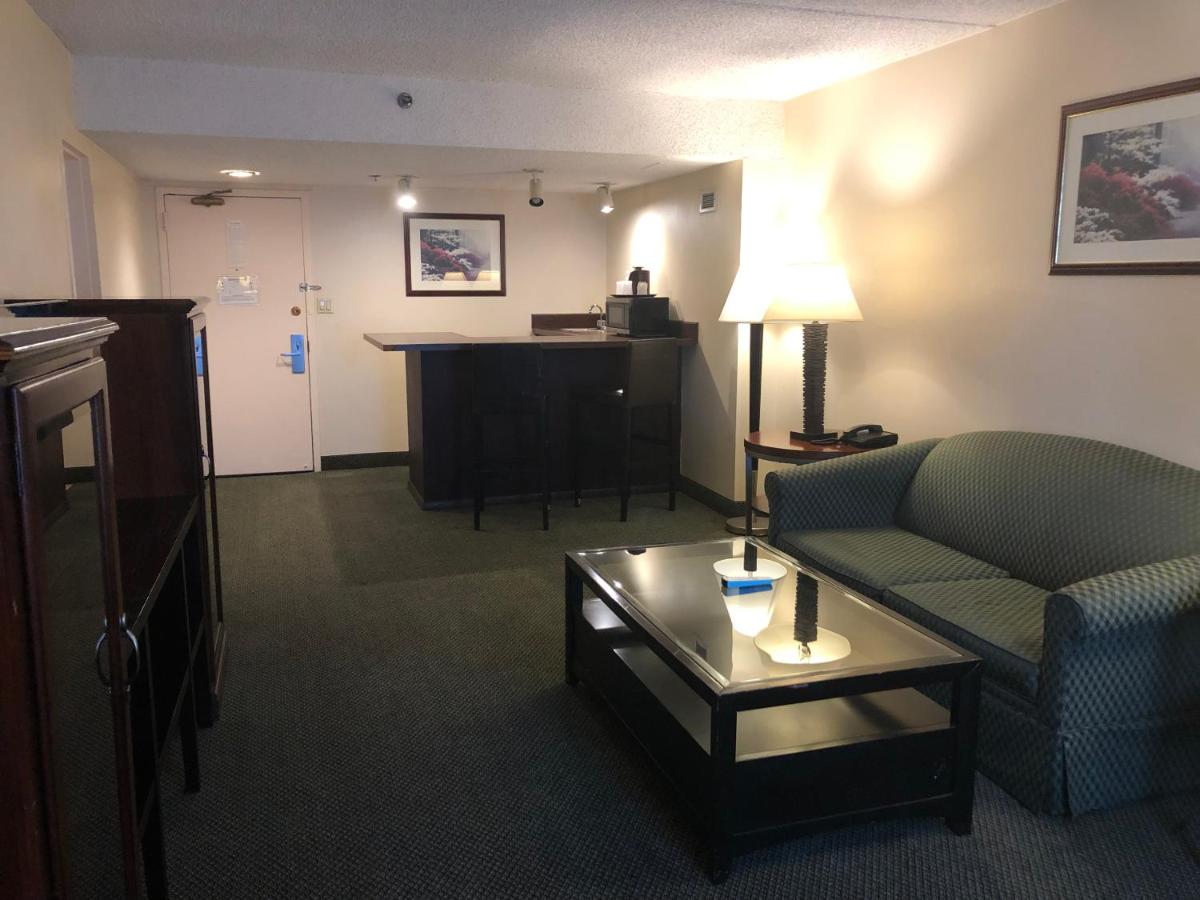  | E Hotel Banquet & Conference Center