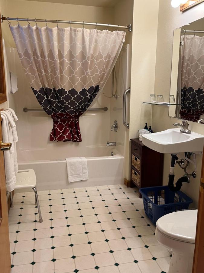 Deluxe Family Room at River Run Inn