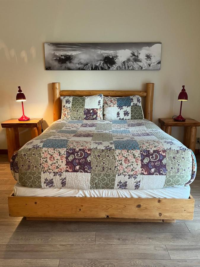 Deluxe Family Room at River Run Inn