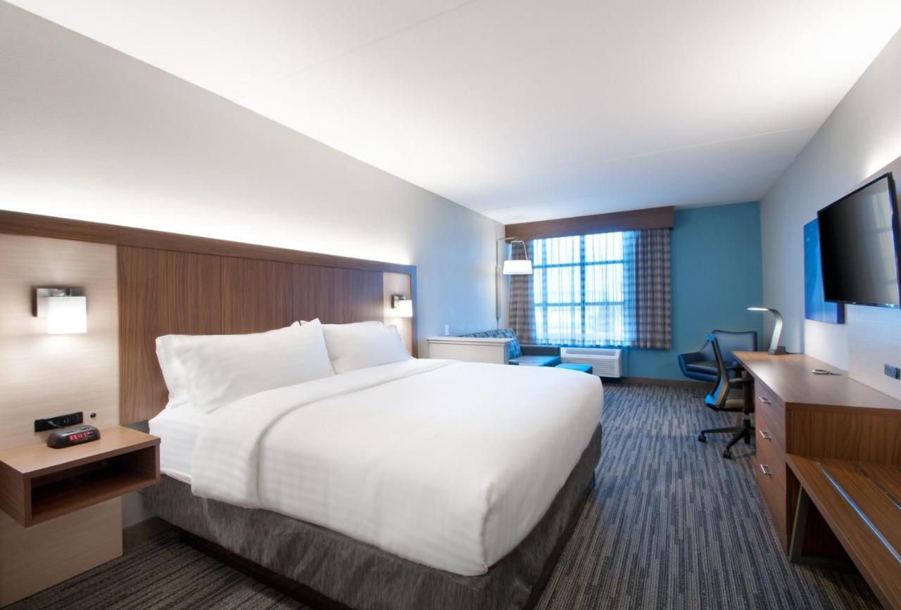 Standard King Room - Non-Smoking at Holiday Inn Express Quantico - Stafford by IHG