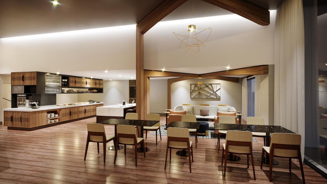 King Room with City View - Club Lounge Access at Marriott Springfield Downtown
