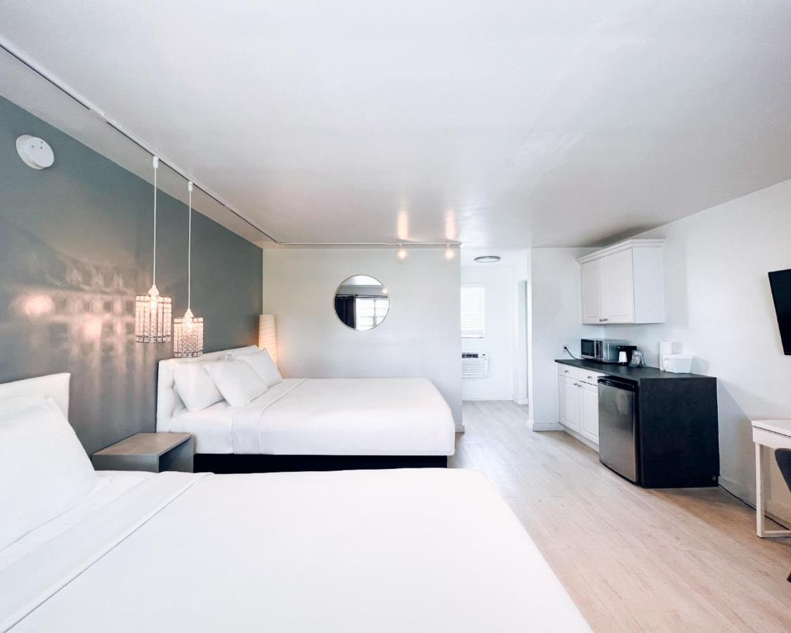 Two Queen Studio at North Beach Hotel