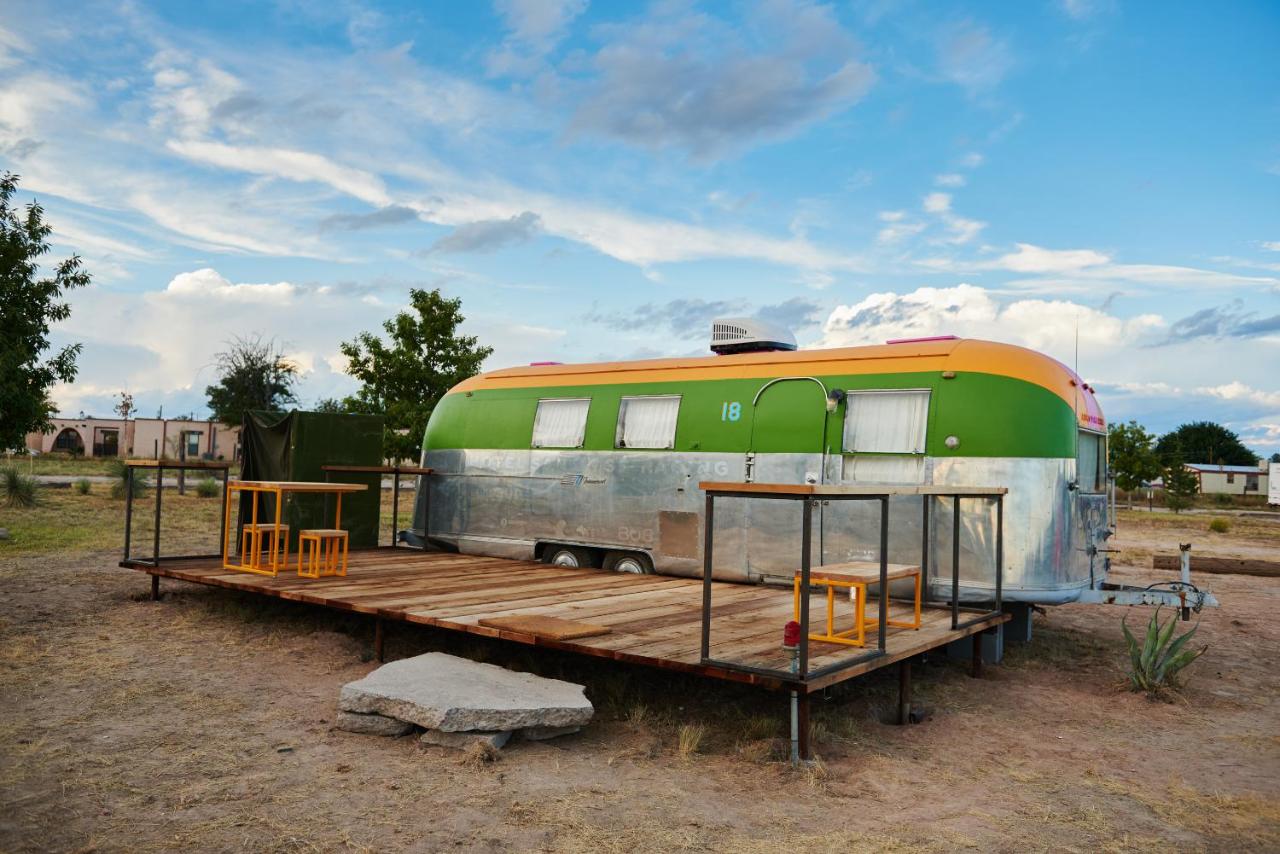  | El Cosmico