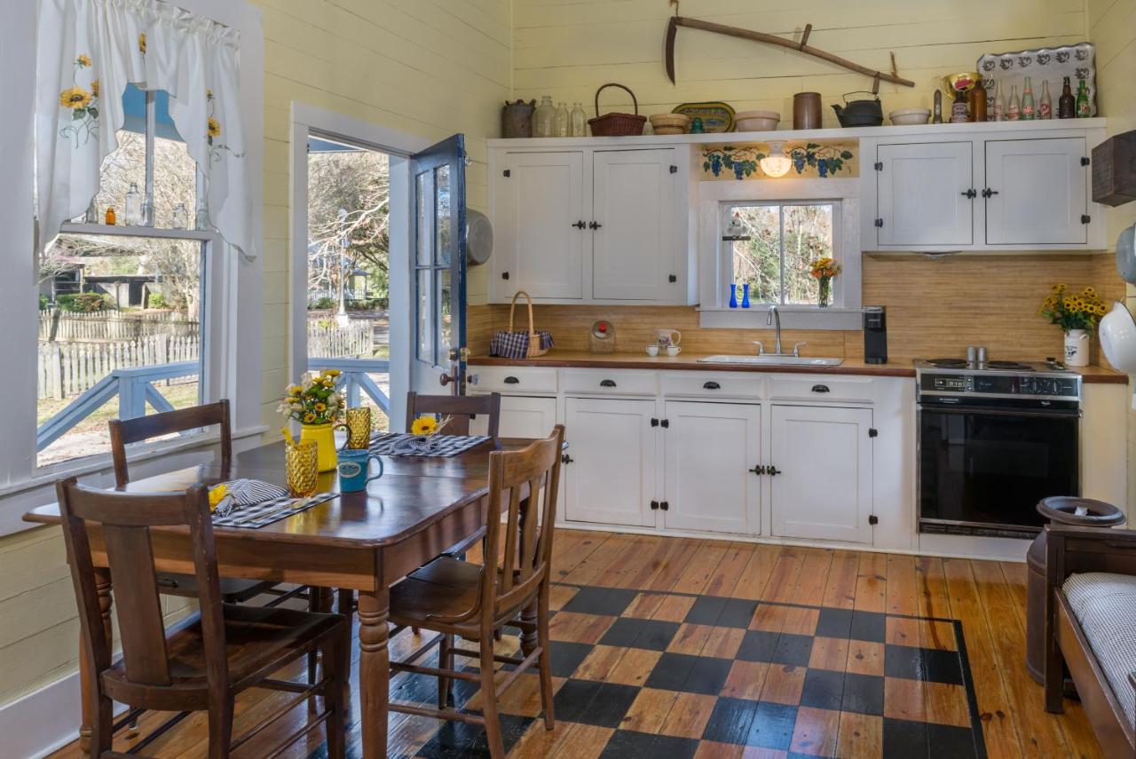  | Maison D'Memoire Bed & Breakfast Cottages