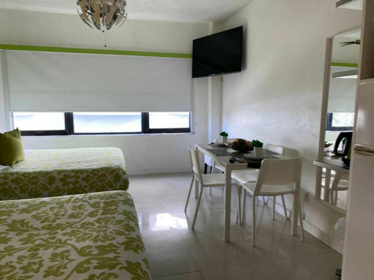 | Miami Beach Suncoast apartments VII