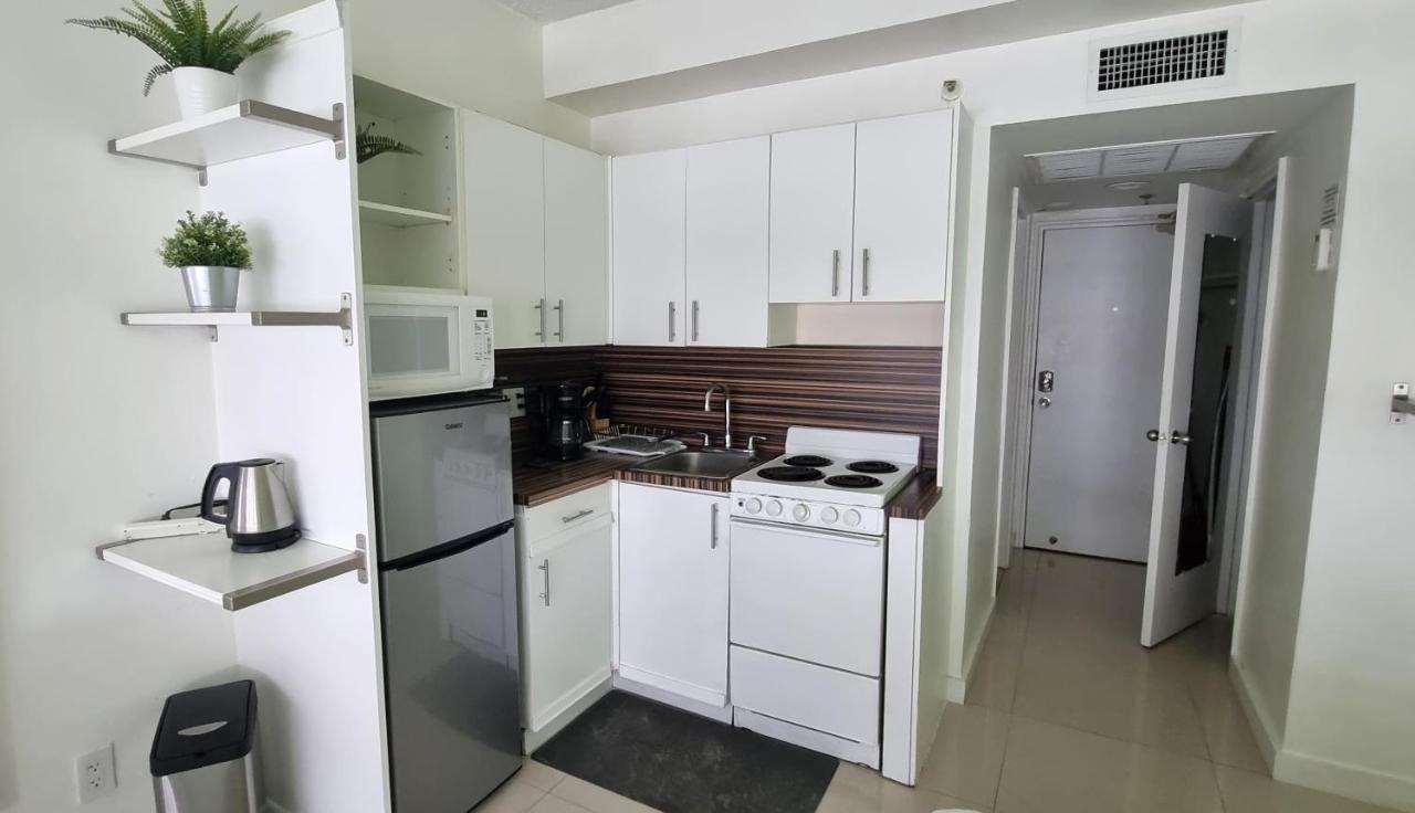 | Miami Beach Suncoast apartments VII