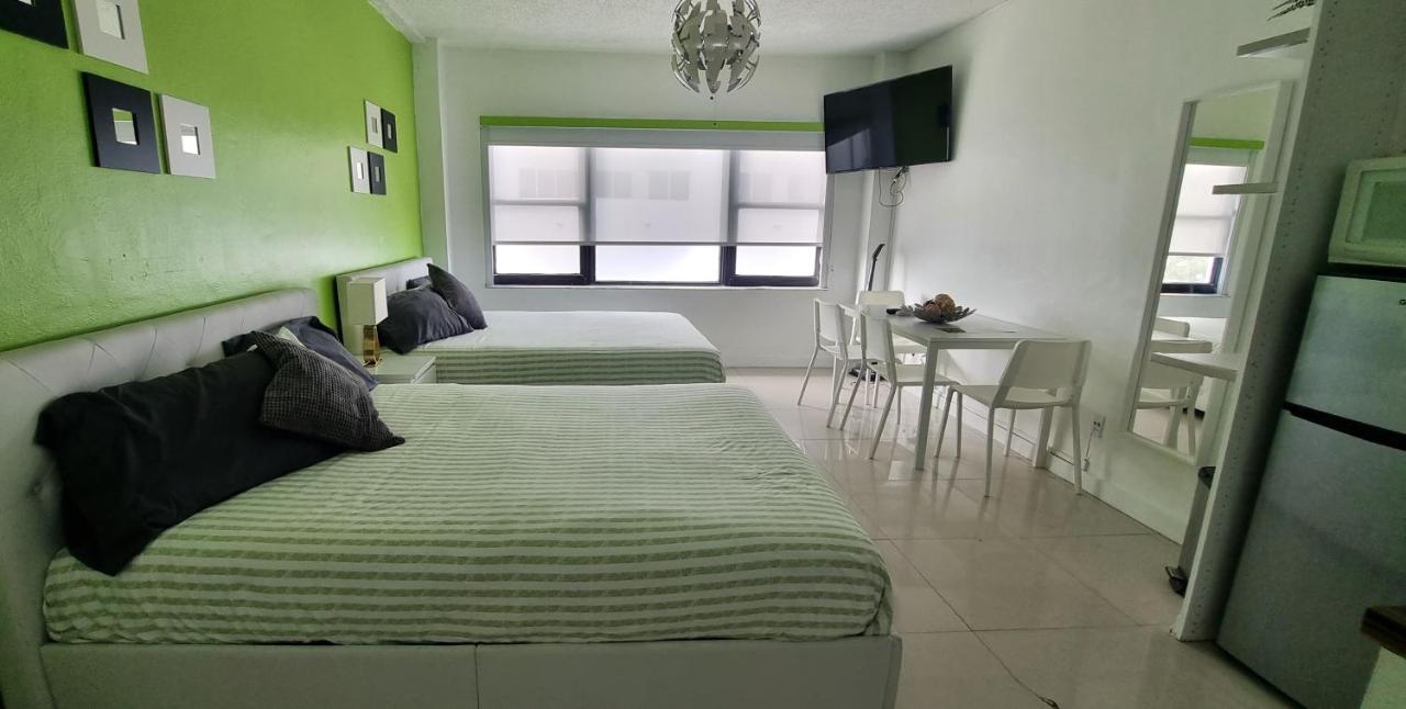 | Miami Beach Suncoast apartments VII