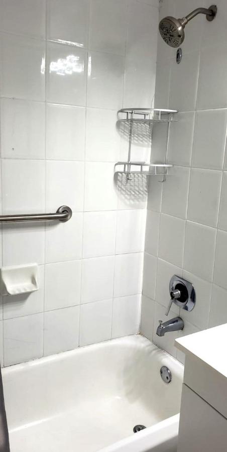 | Miami Beach Suncoast apartments VII