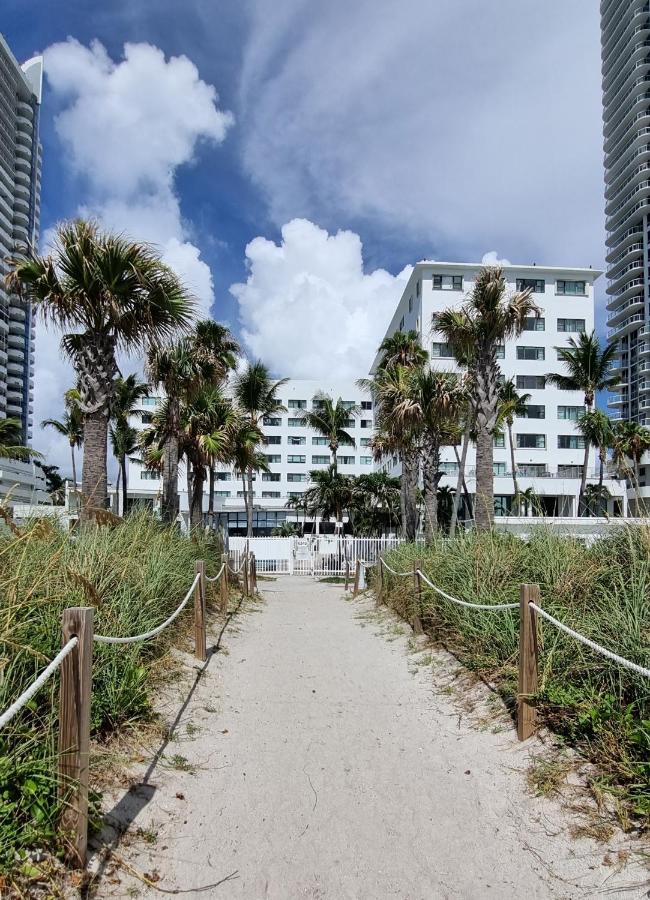 | Miami Beach Suncoast apartments VII