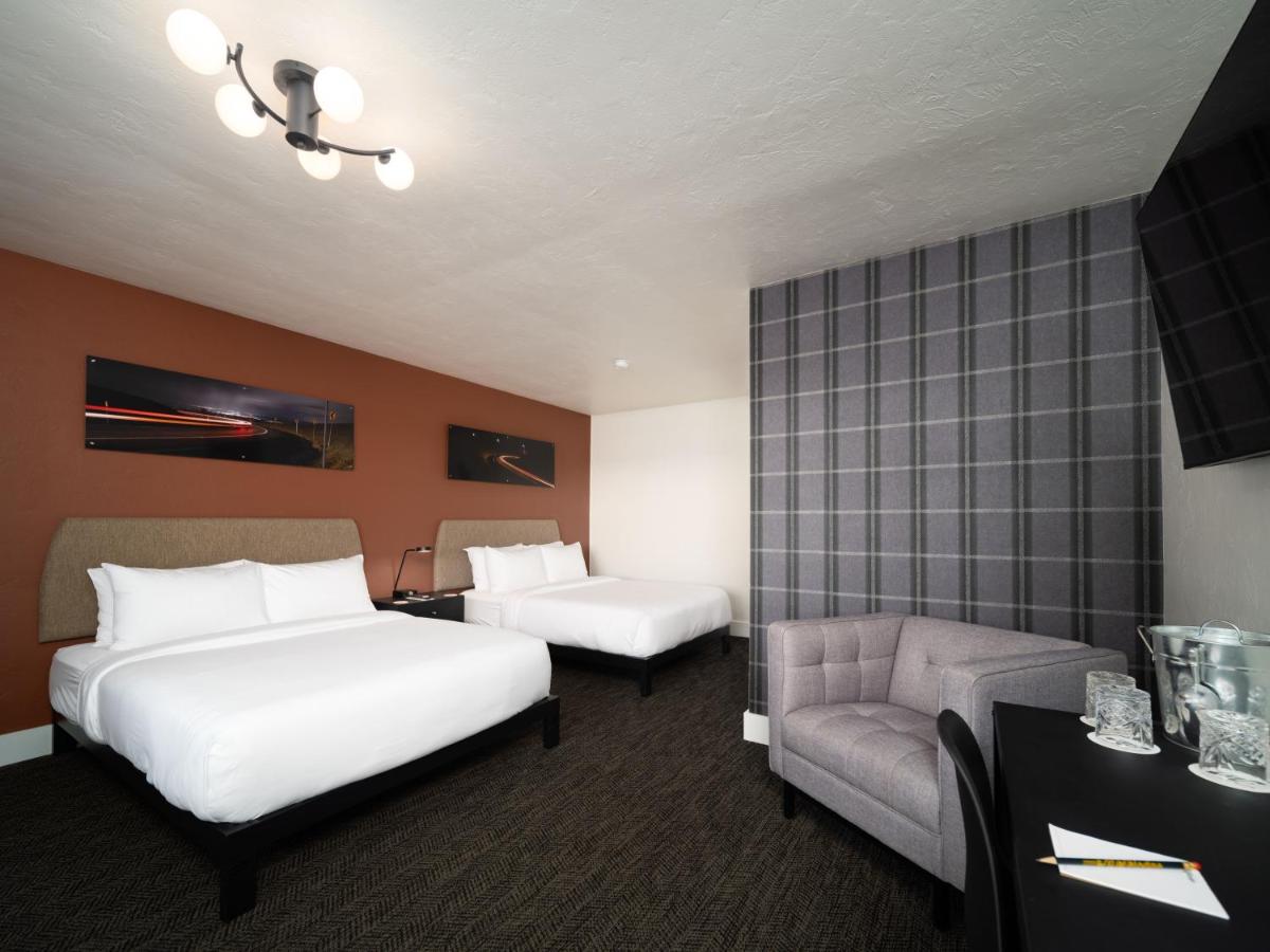 Queen Room with Two Queen Beds at Motolodge