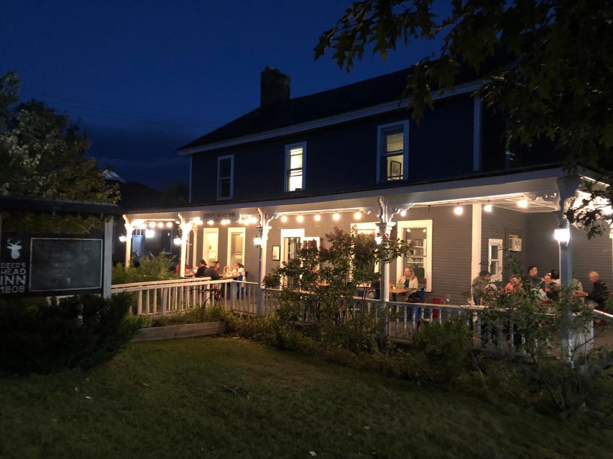 | The Deers Head Inn Tavern
