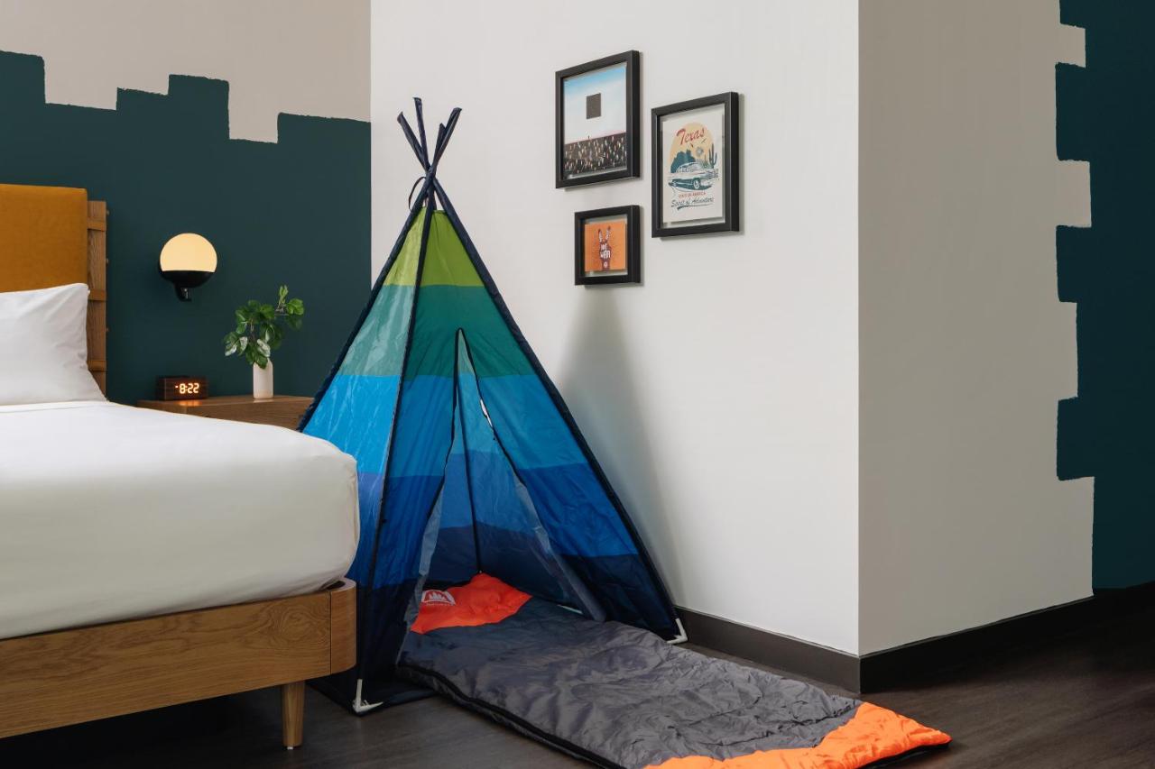 King at Origin Austin, A Wyndham Hotel