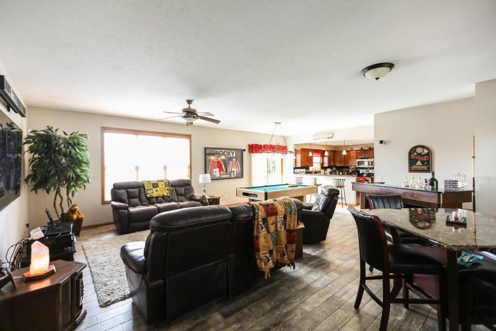 | Simonton Lake Man Cave