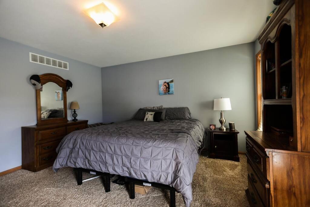 | Simonton Lake Man Cave