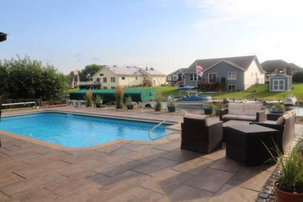 | Simonton Lake Man Cave
