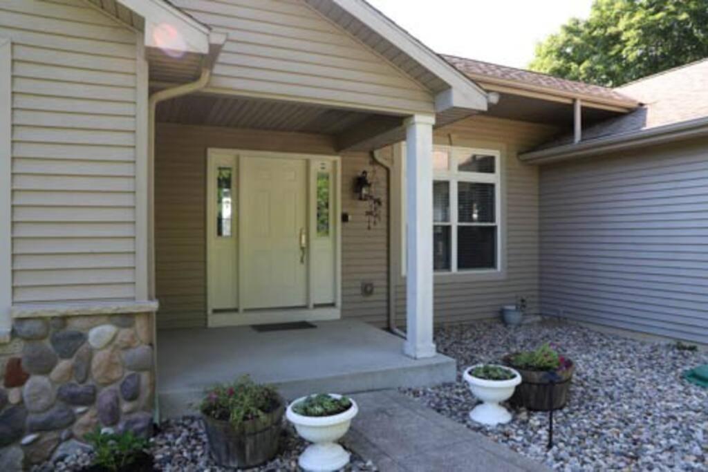 | Simonton Lake Man Cave