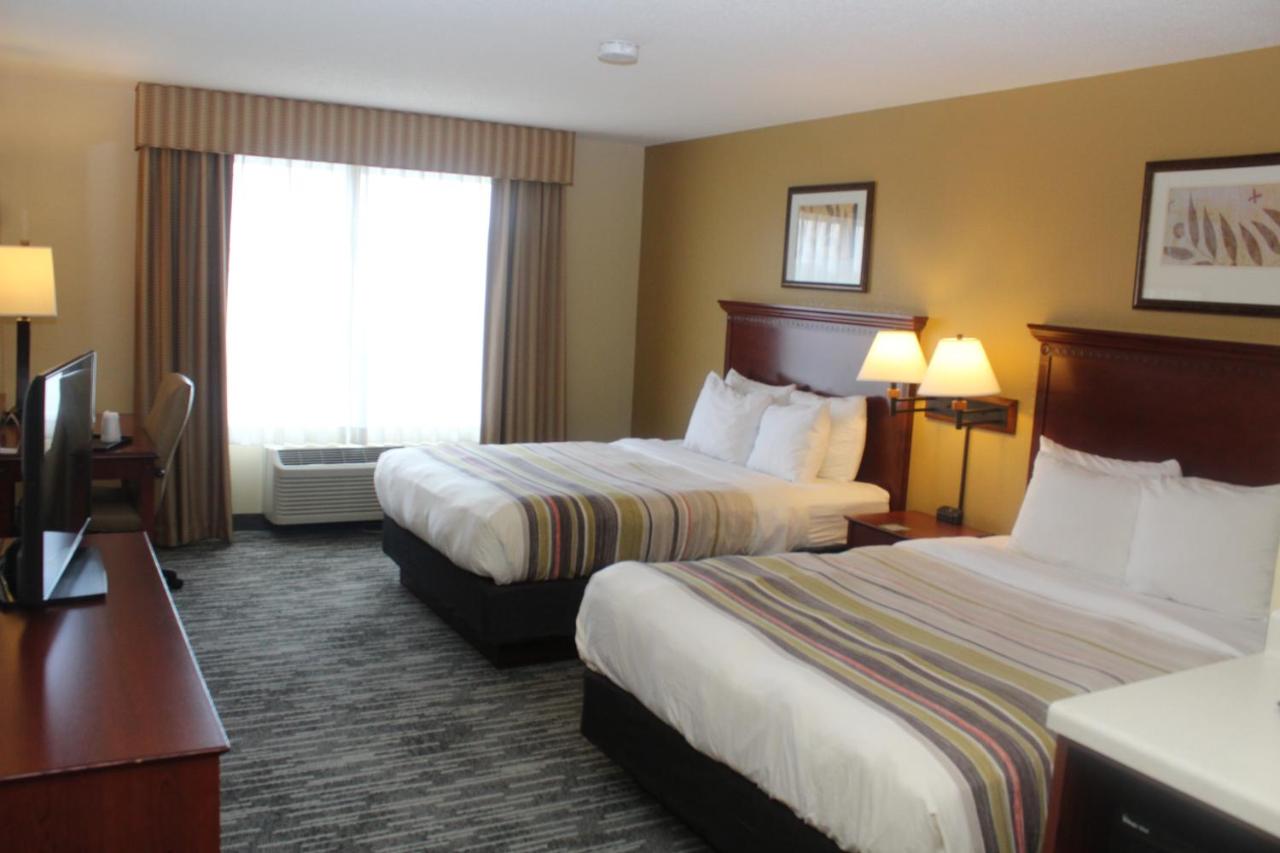 Queen Room with Two Queen Beds at Country Inn & Suites by Radisson, Crystal Lake, IL