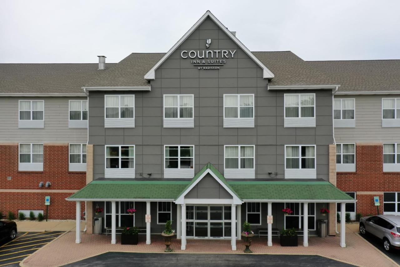  | Country Inn & Suites by Radisson, Crystal Lake, IL