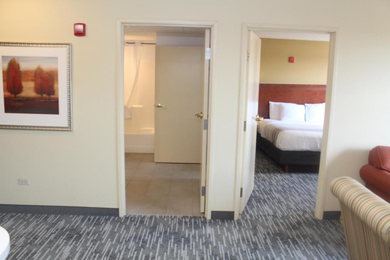 One-Bedroom King Suite - Disability Access at Country Inn & Suites by Radisson, Crystal Lake, IL