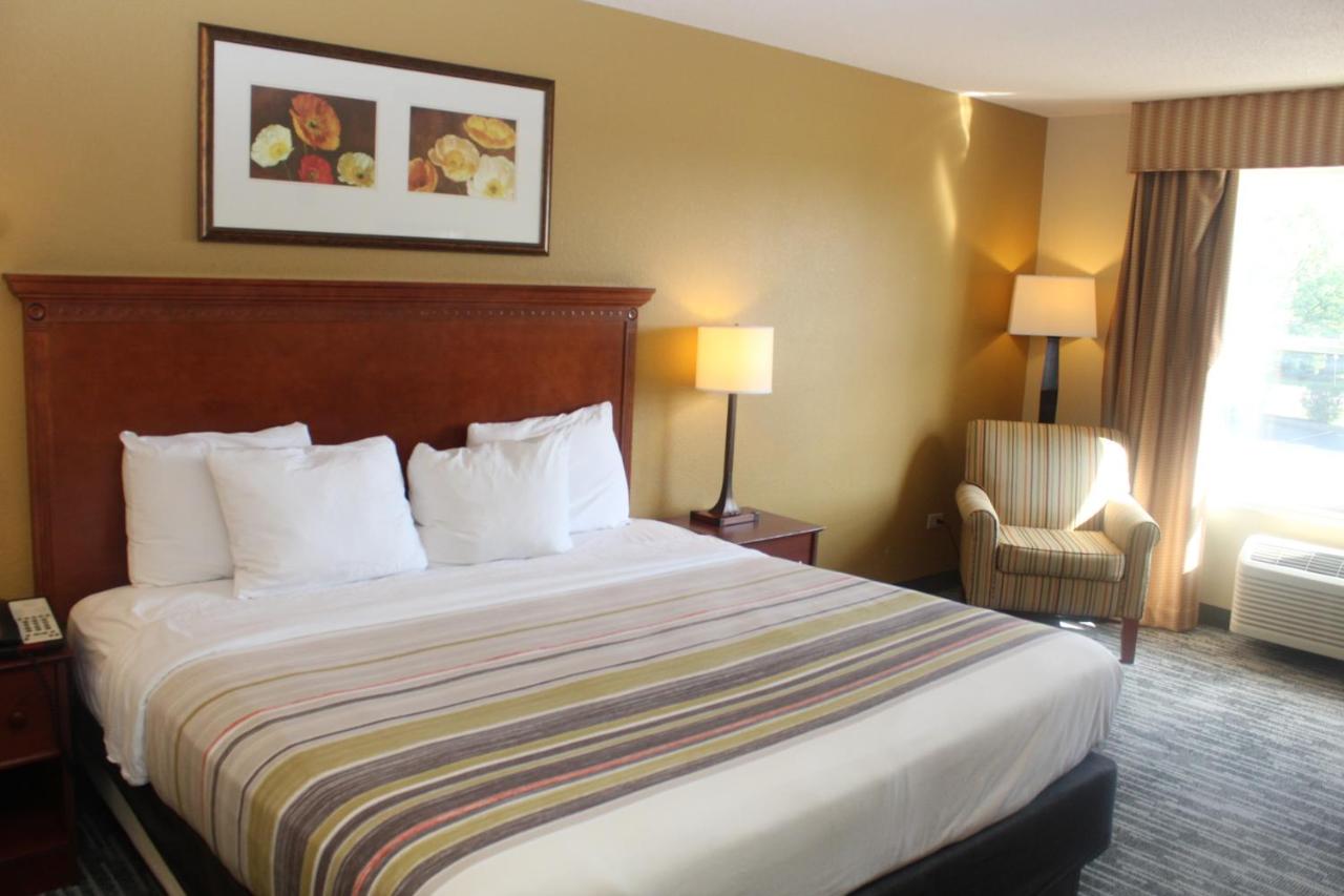 King Room - Non-Smoking at Country Inn & Suites by Radisson, Crystal Lake, IL