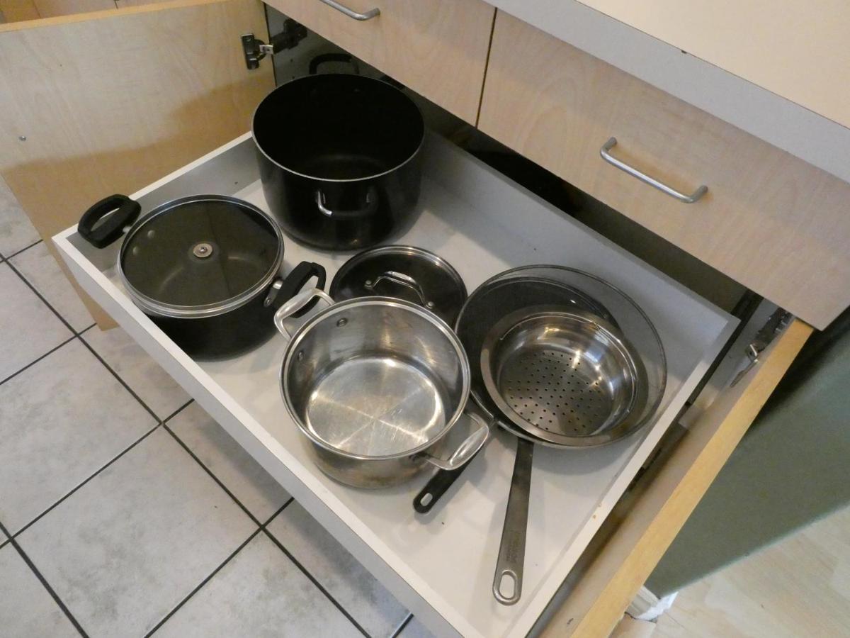 | Private 2 bedroom 1 bath guest house close to Universl and HW sleeps 5