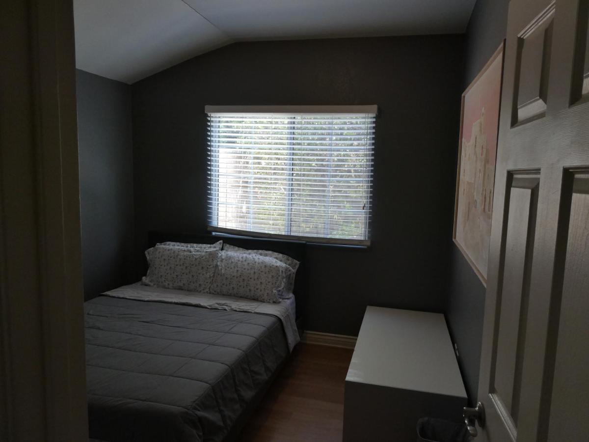 | Private 2 bedroom 1 bath guest house close to Universl and HW sleeps 5
