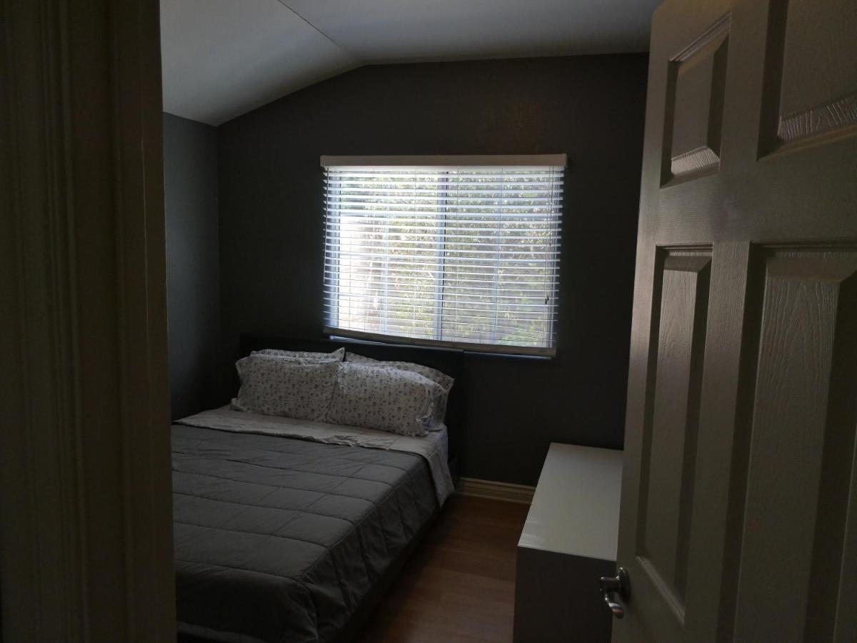 | Private 2 bedroom 1 bath guest house close to Universl and HW sleeps 5
