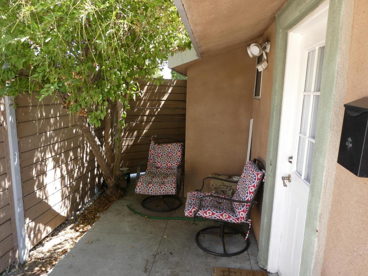| Private 2 bedroom 1 bath guest house close to Universl and HW sleeps 5