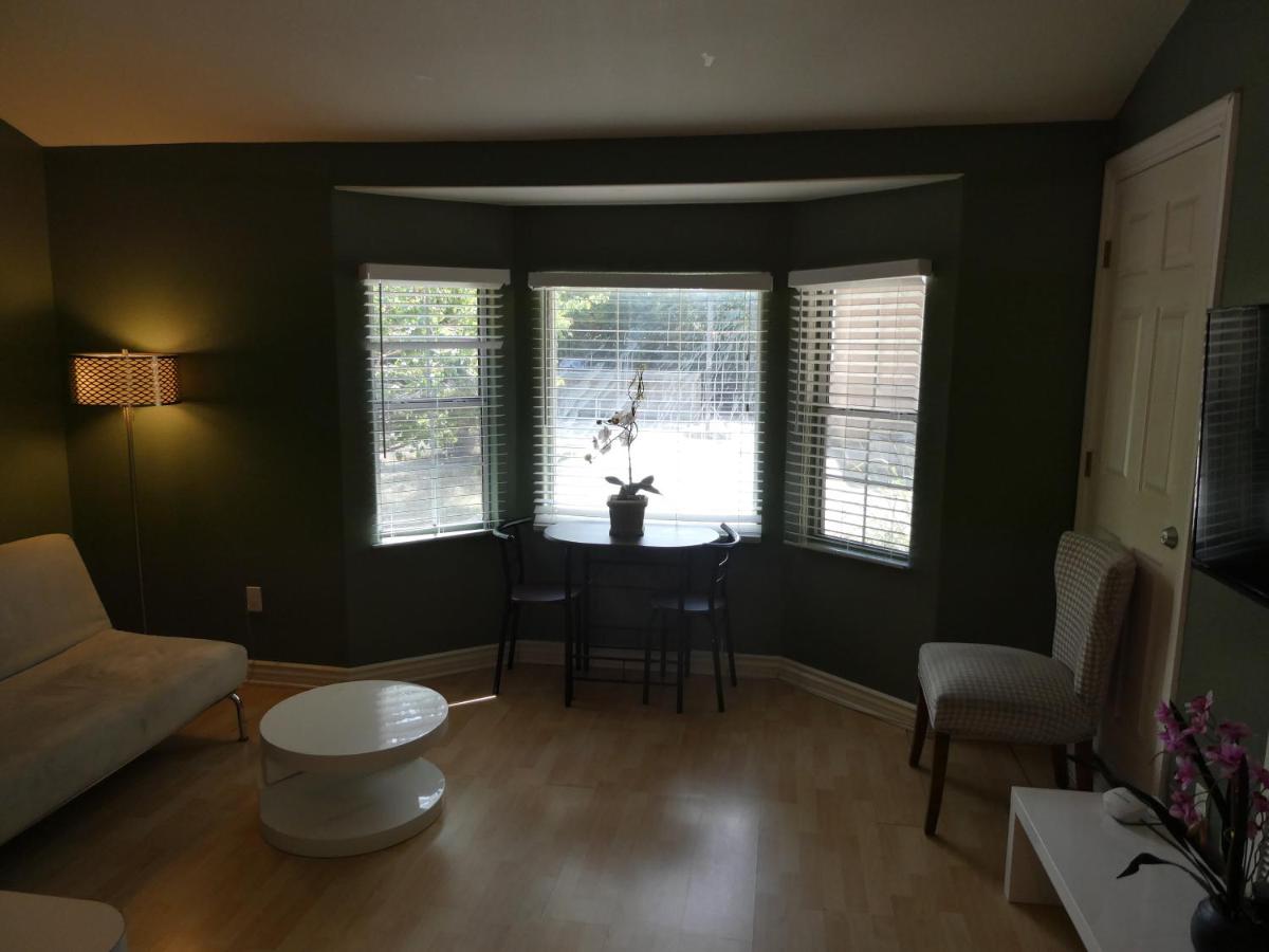 | Private 2 bedroom 1 bath guest house close to Universl and HW sleeps 5