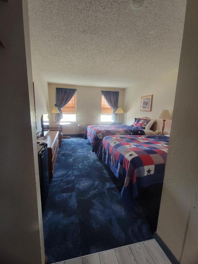 Queen Room with Two Queen Beds at CountrySide Inn