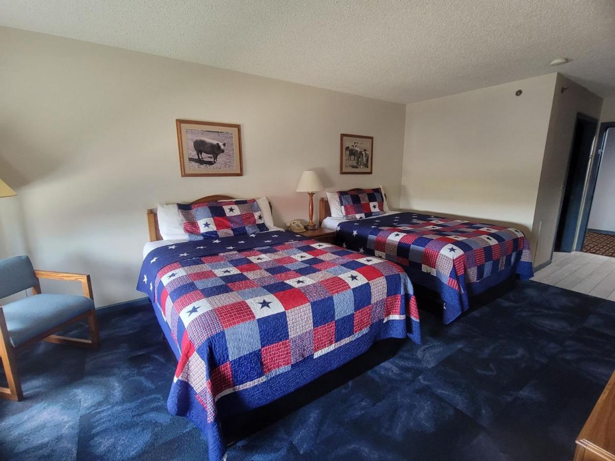 Queen Room with Two Queen Beds at CountrySide Inn