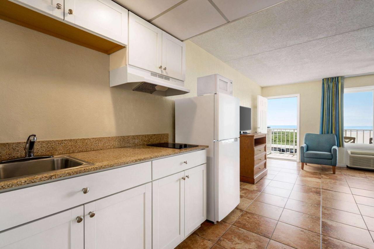 Oceanfront One-Bedroom Suite with Two Double Beds - Non-Smoking at Days Inn & Suites by Wyndham Wildwood