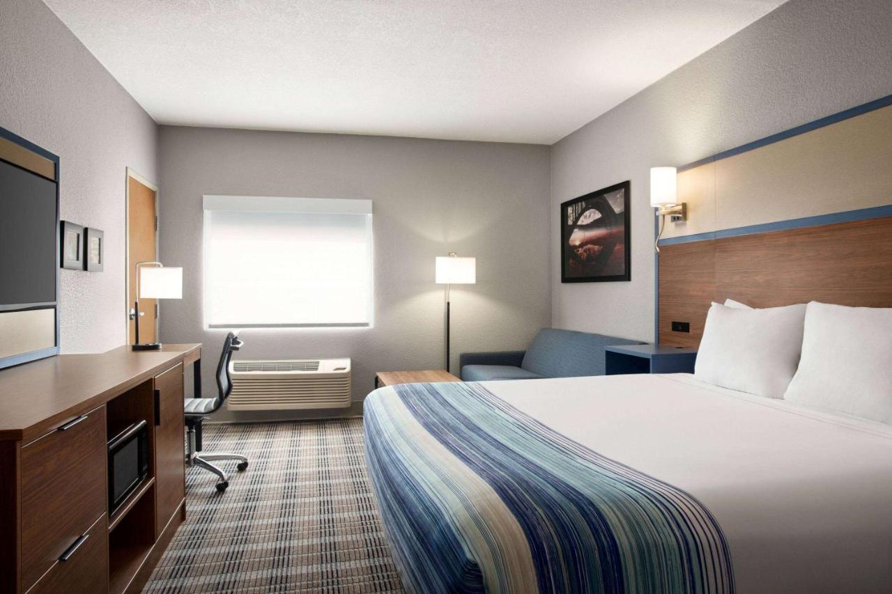 King Room - Non-Smoking at AmericInn by Wyndham Branson & Conference Center