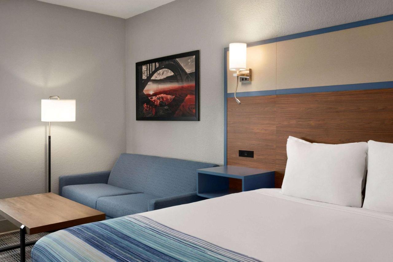 King Room - Non-Smoking at AmericInn by Wyndham Branson & Conference Center