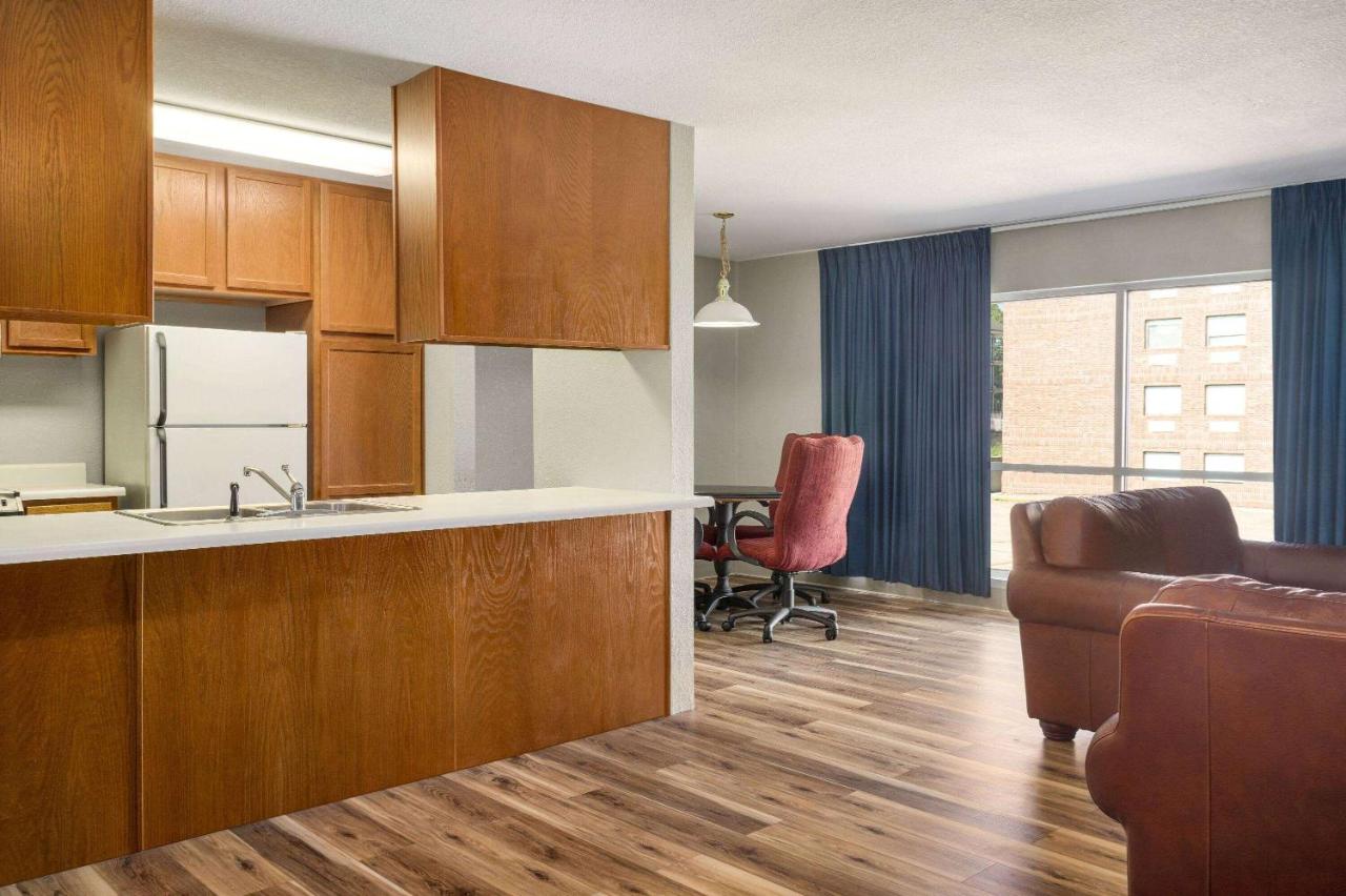 King Suite - Non-Smoking at AmericInn by Wyndham Branson & Conference Center