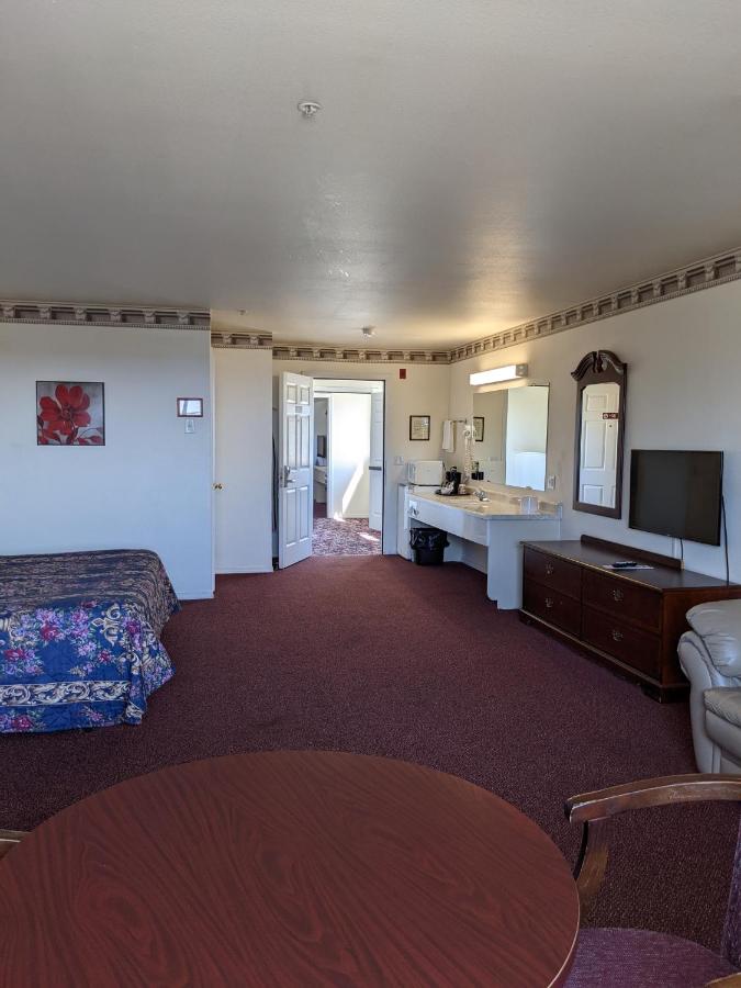 Deluxe Single Room at Lighthouse Inn
