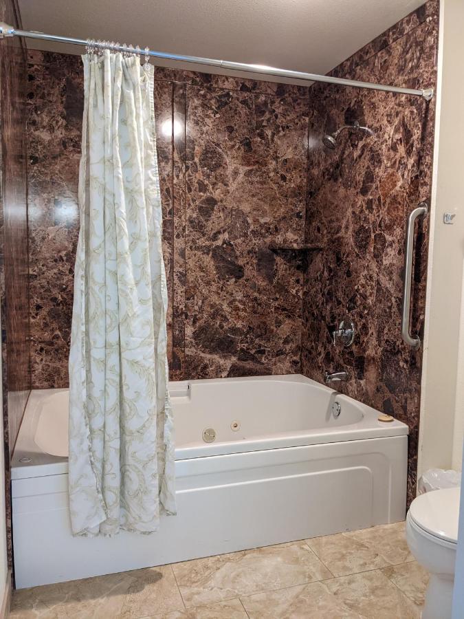 Deluxe Single Room at Lighthouse Inn
