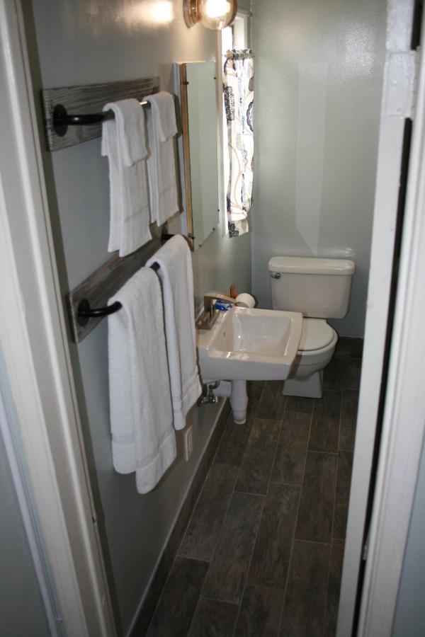 Deluxe Double Studio at Harry's Man Cave: The New Star Motel Experience