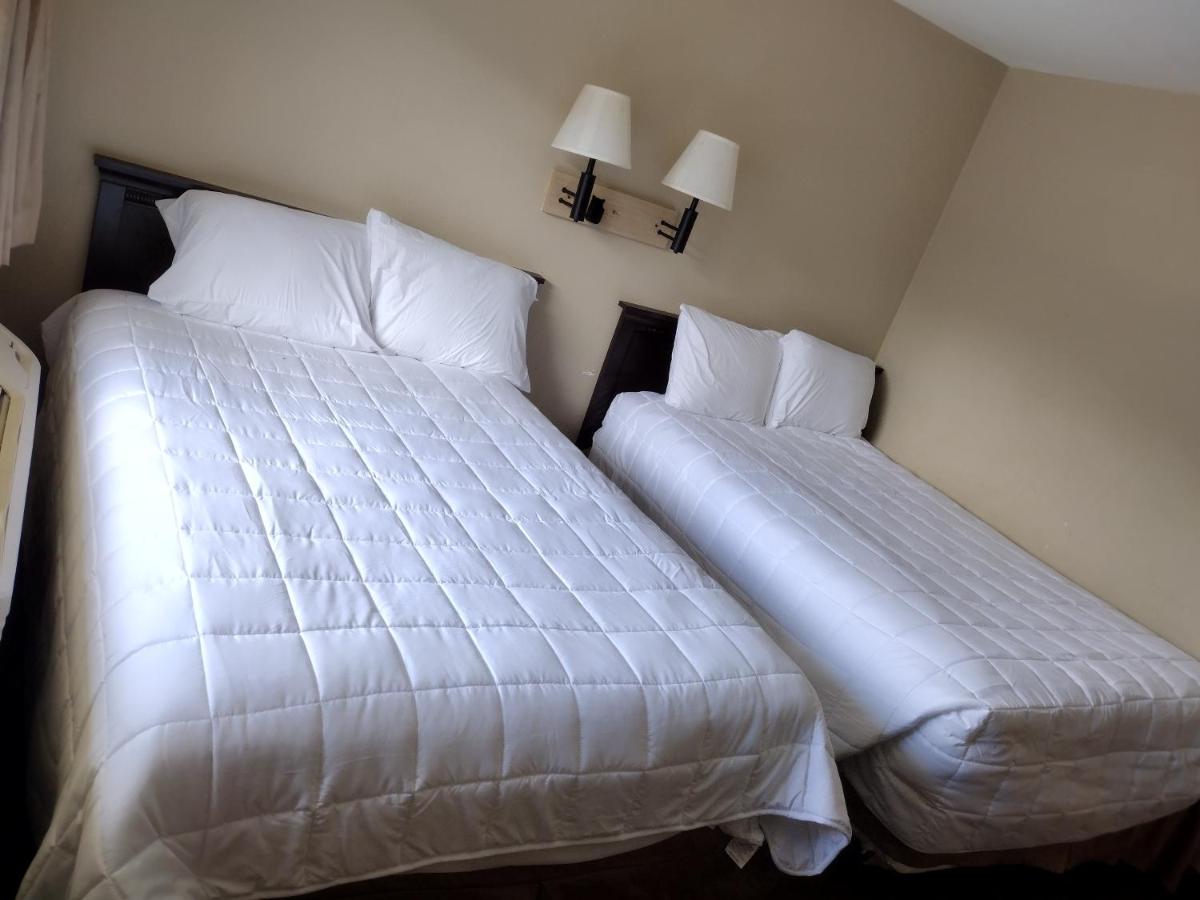 Budget Double Room at Fairbridge Inn & Suites Richmond Hill