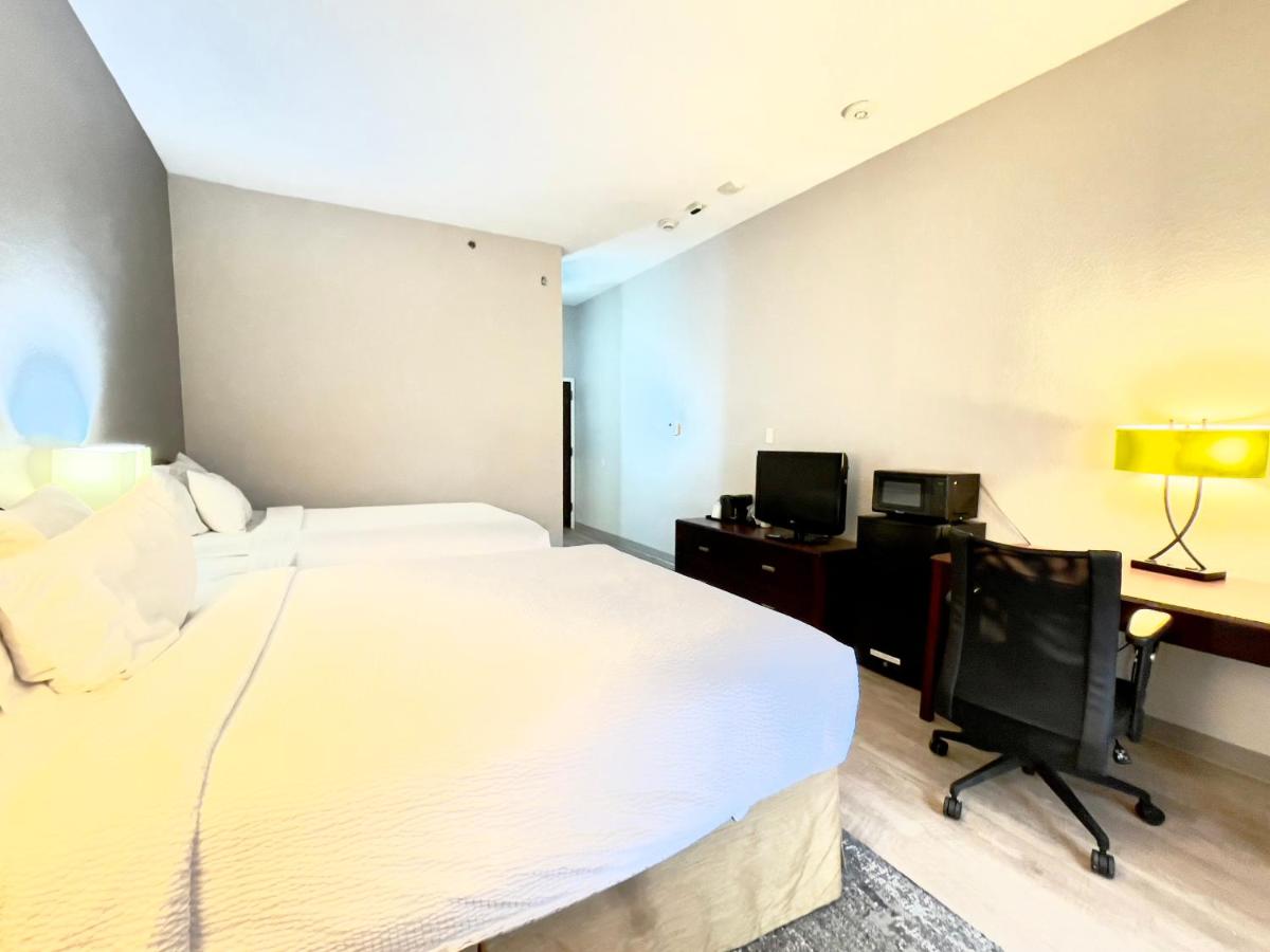 | Longhorn Inn & Suites - Fort Worth Fossil Creek