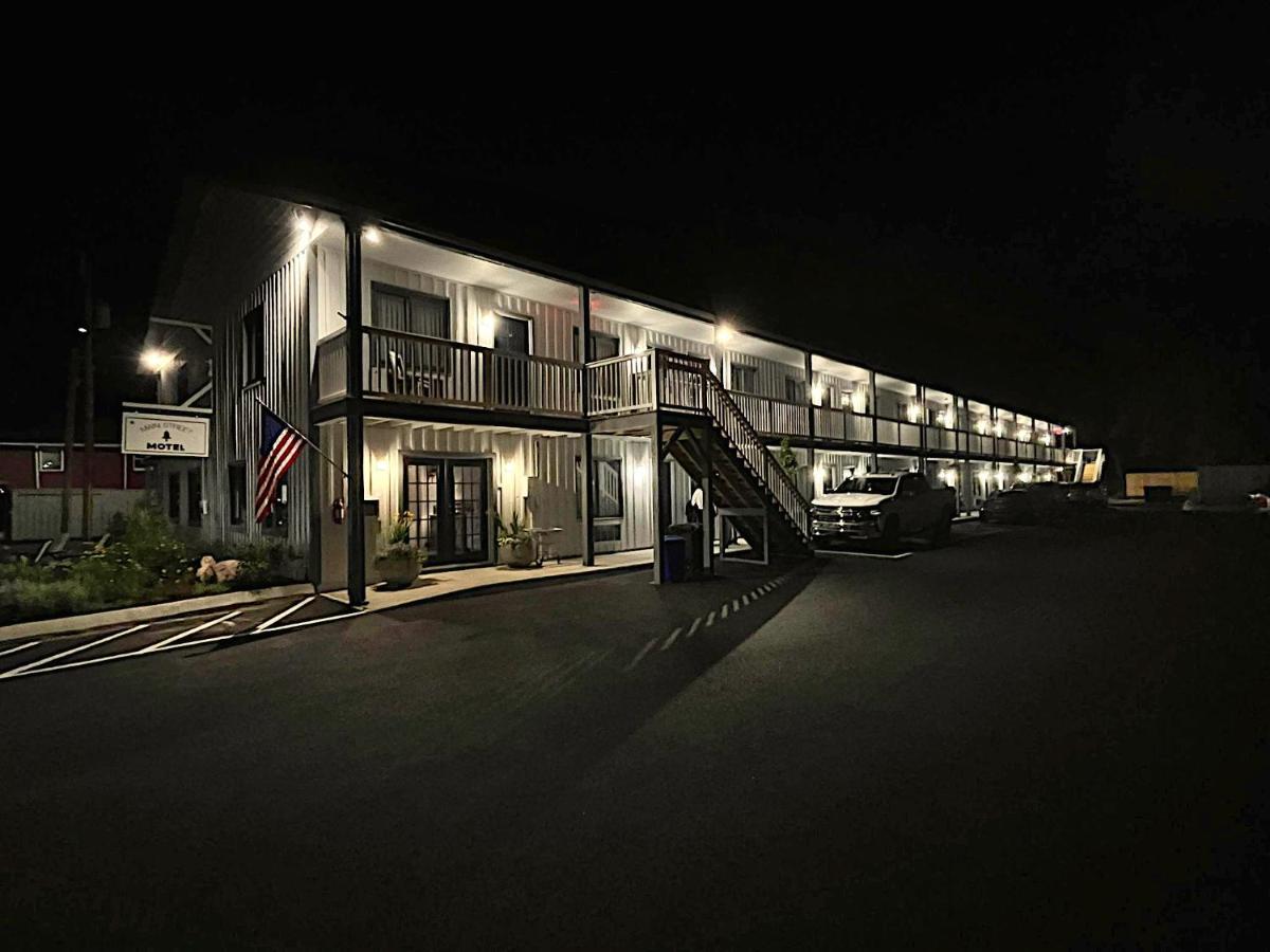 | Main Street Motel