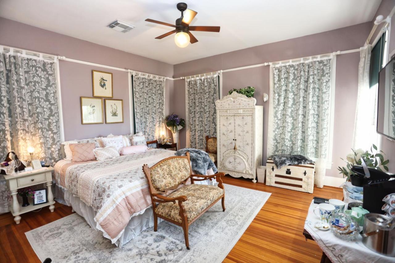 | Virginia Point INN