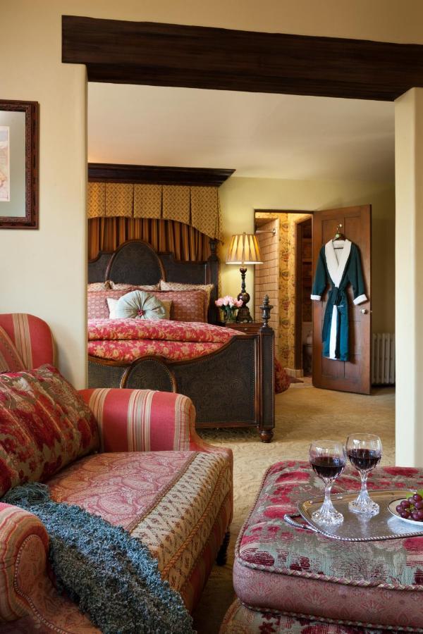 | Old Monterey Inn