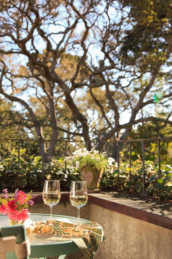  | Old Monterey Inn