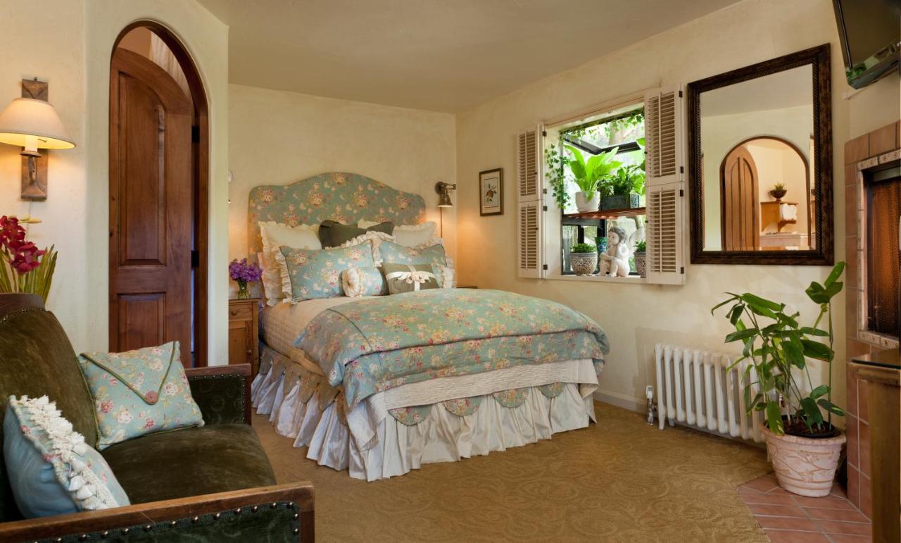 | Old Monterey Inn