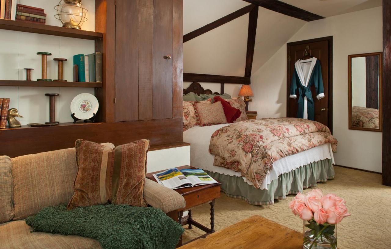 | Old Monterey Inn