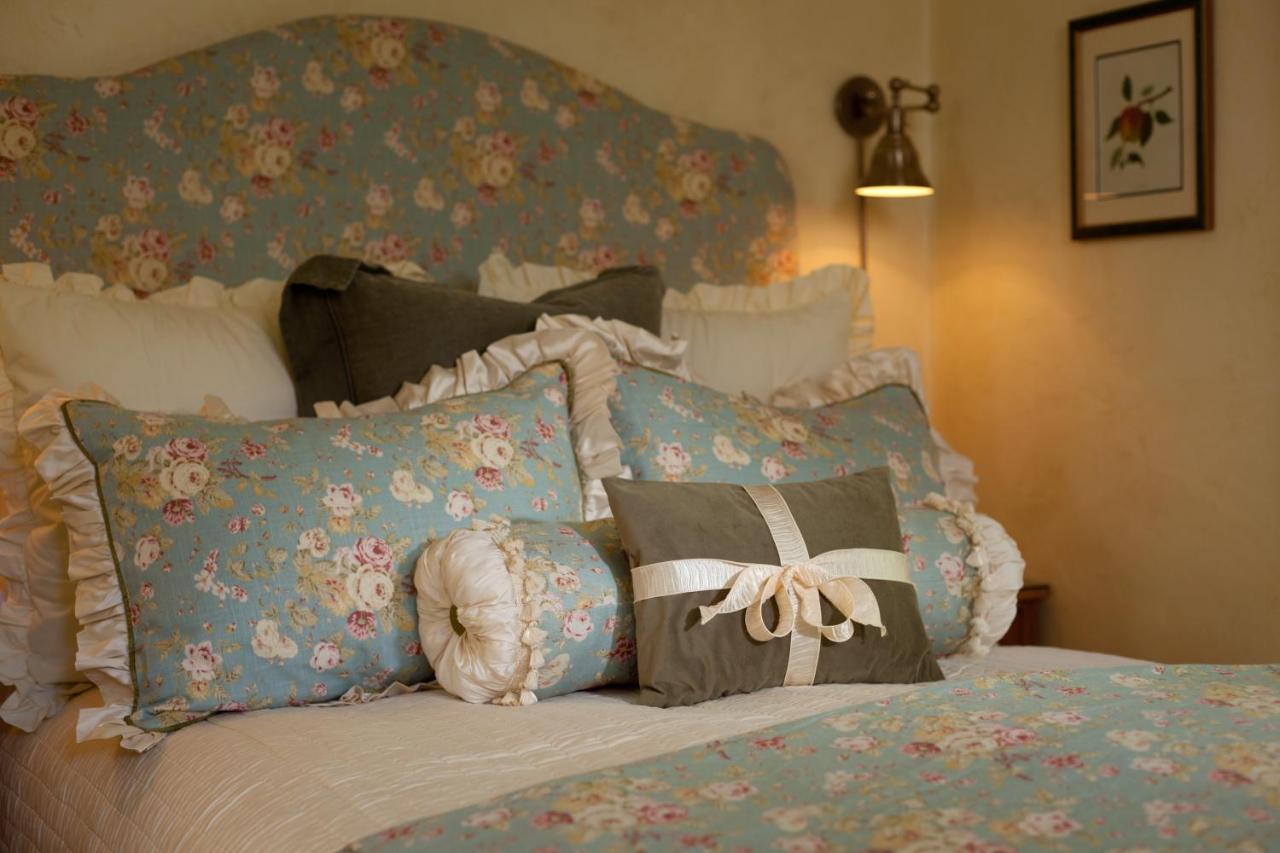 | Old Monterey Inn